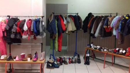 les manteaux, combinaisons de ski et chaussures